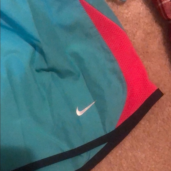 nike running shorts - Picture 3 of 3